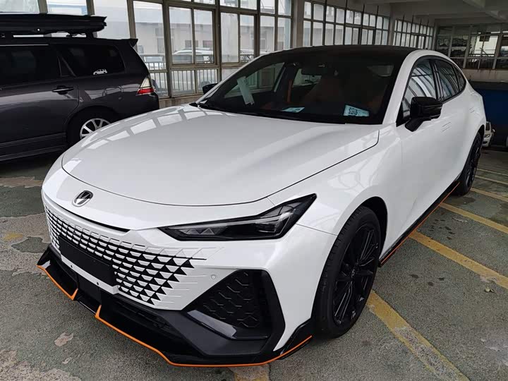 Фото 2 - Changan UNI-V