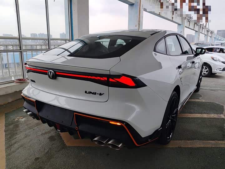 Фото 7 - Changan UNI-V