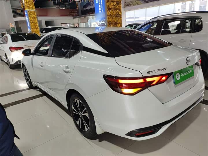 Фото 5 - Nissan Sylphy