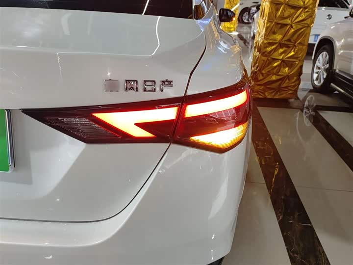 Фото 8 - Nissan Sylphy