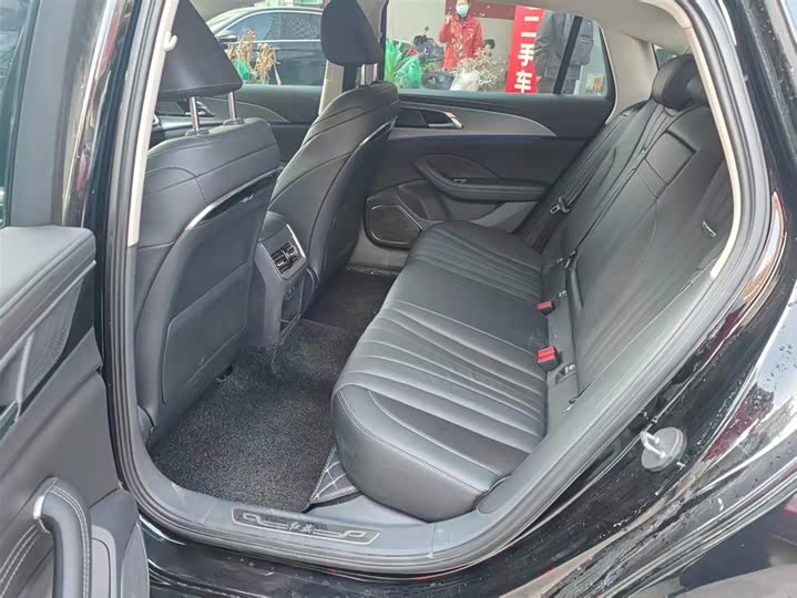 Фото 8 - Hongqi H5