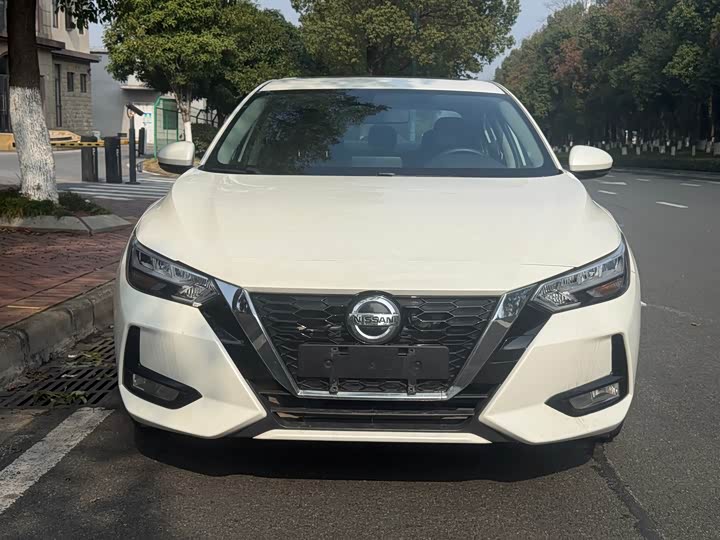 Фото 2 - Nissan Sylphy