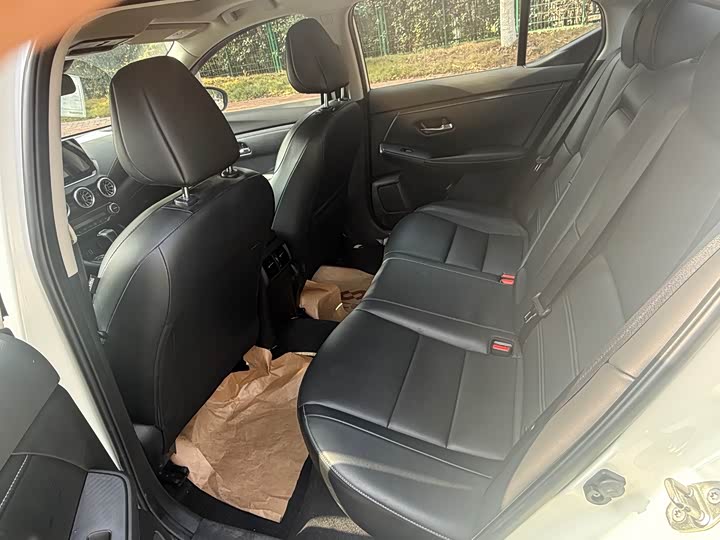 Фото 6 - Nissan Sylphy