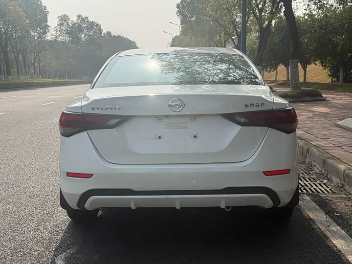 Фото 8 - Nissan Sylphy