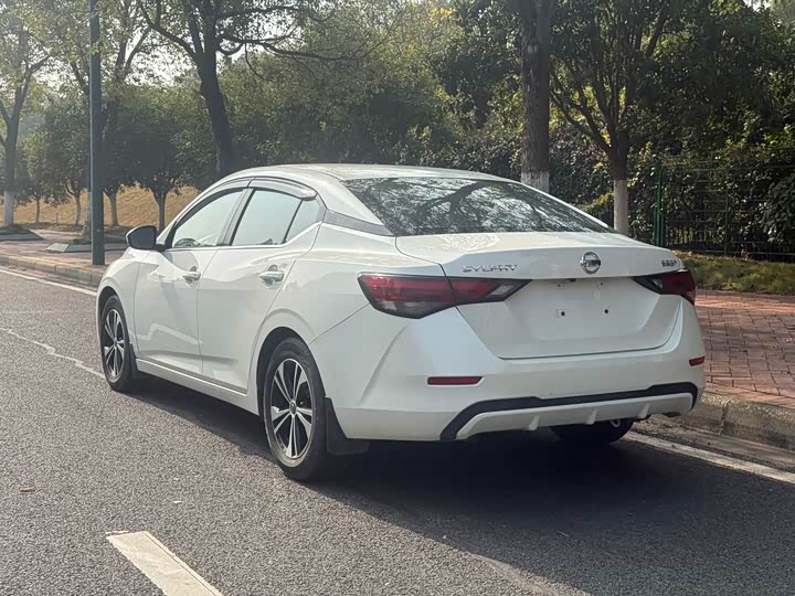 Фото 9 - Nissan Sylphy