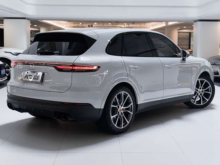 Фото 5 - Porsche Cayenne