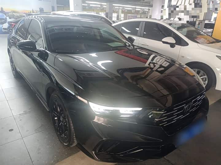 Фото 4 - Honda Accord