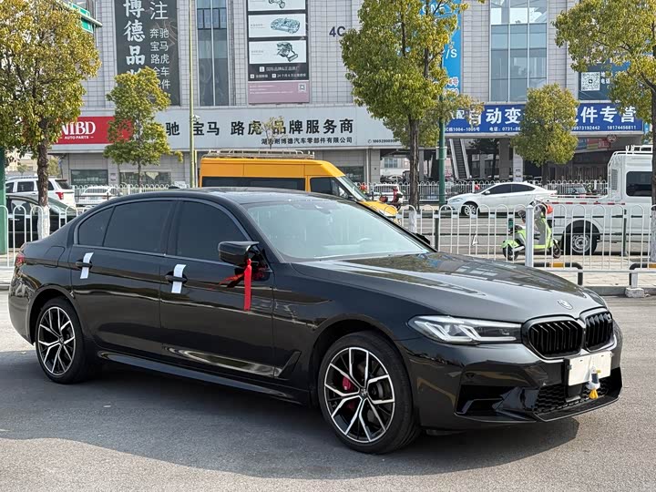 Фото 3 - BMW 5 Series