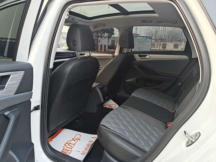 Фото 4 - Volkswagen Sagitar L