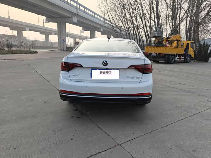 Фото 9 - Volkswagen Sagitar L