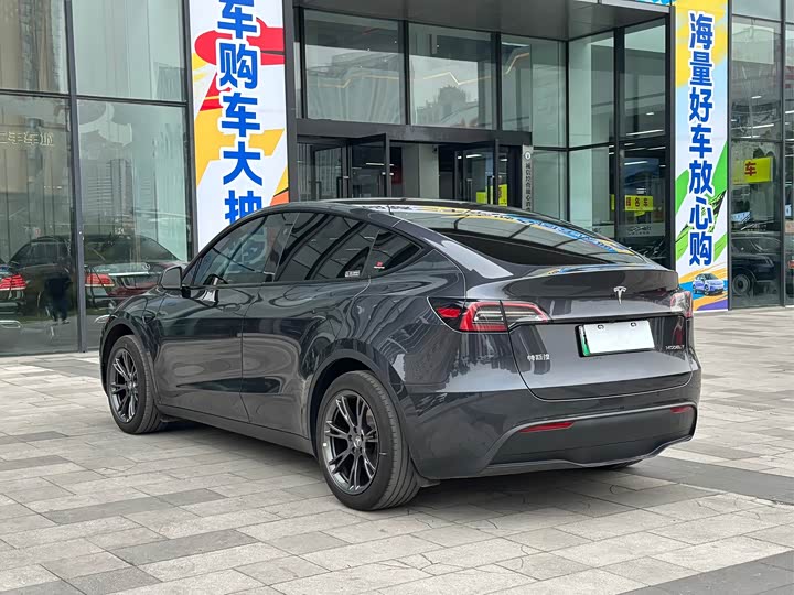 Фото 6 - Tesla Model Y