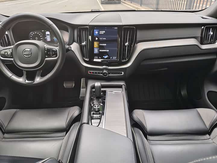 Фото 8 - Volvo XC60 Hybrid