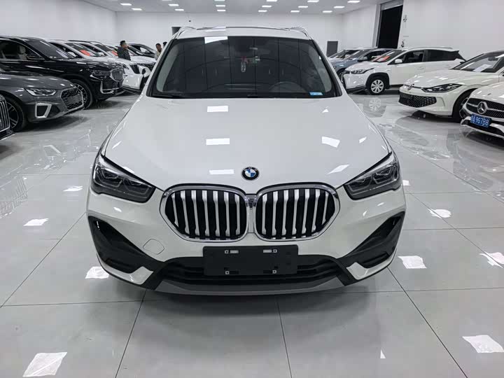 Фото 2 - BMW X1