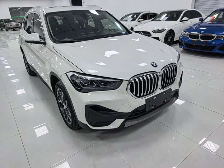 Фото 3 - BMW X1
