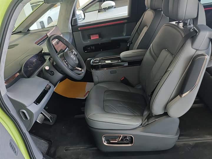 Фото 7 - Zeekr Mix