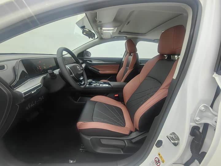 Фото 7 - Changan Eado Plus