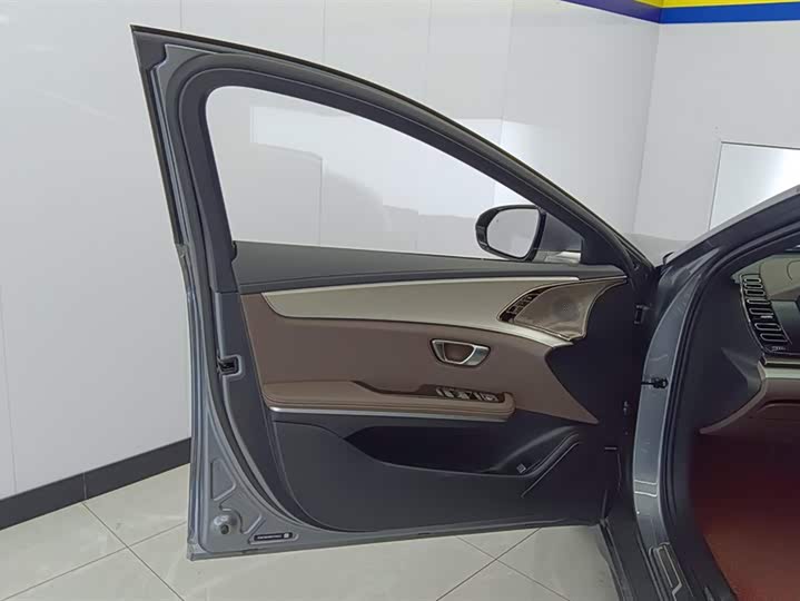 Фото 7 - BYD Han