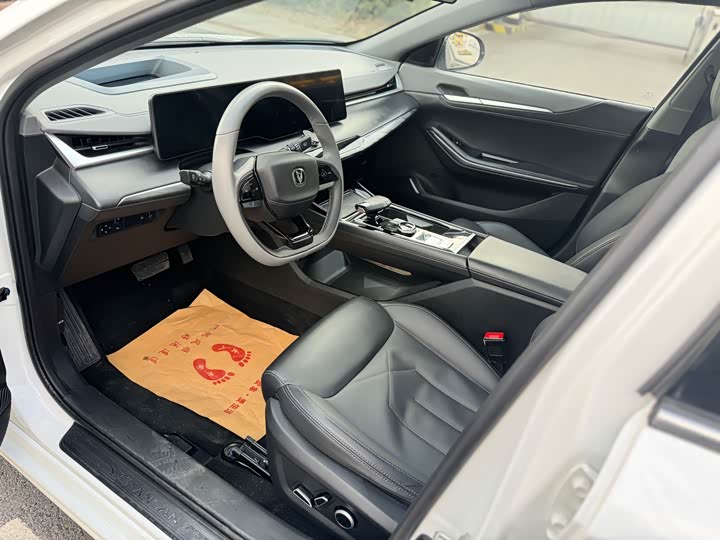 Фото 9 - Changan Raeton Plus