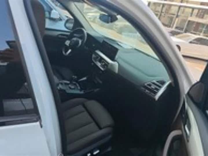 Фото 8 - BMW iX3