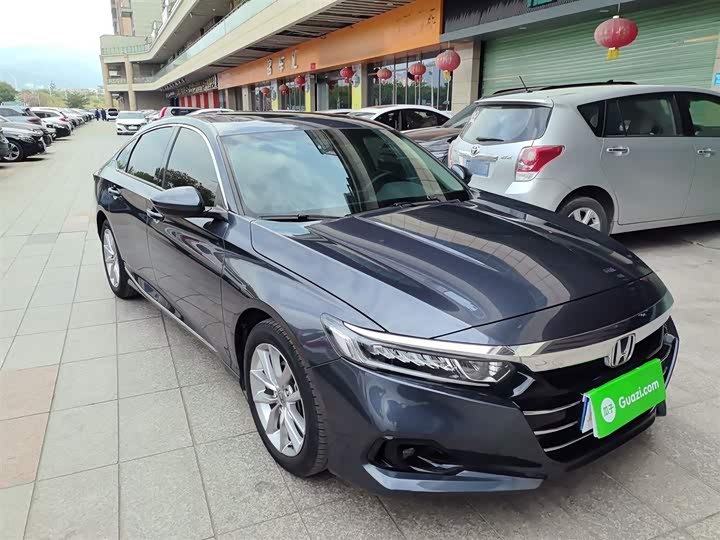 Фото 4 - Honda Accord