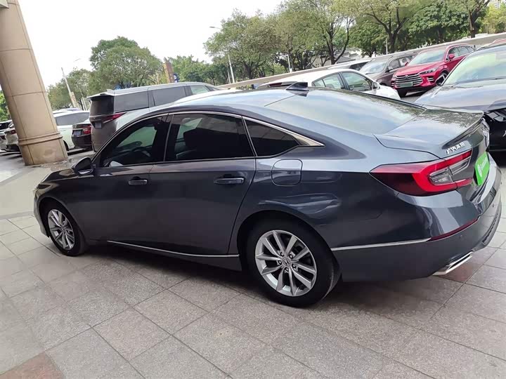 Фото 5 - Honda Accord