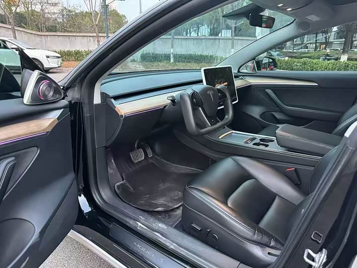 Фото 7 - Tesla Model 3