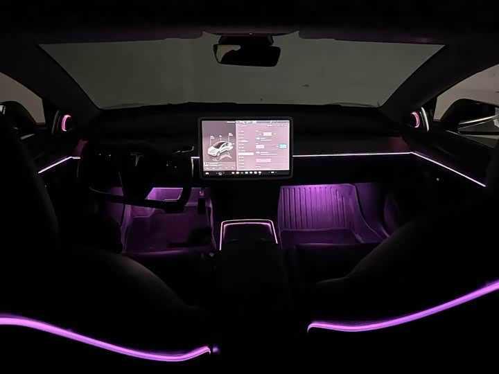 Фото 9 - Tesla Model 3