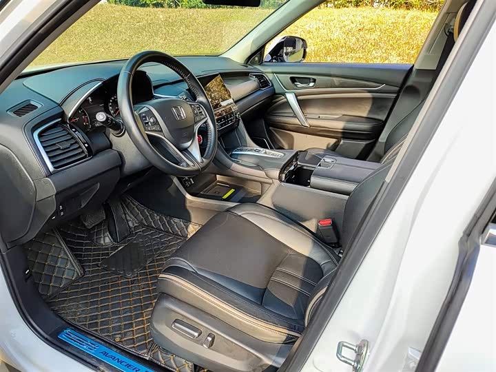 Фото 7 - Honda Avancier