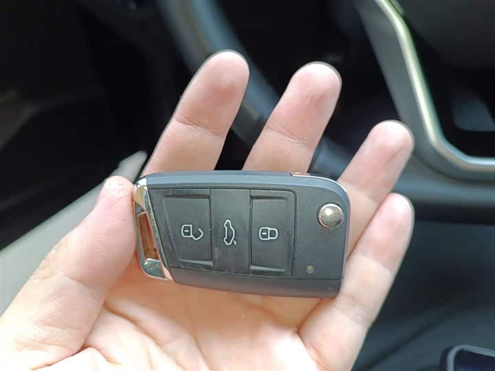 Фото 9 - Volkswagen Lavida