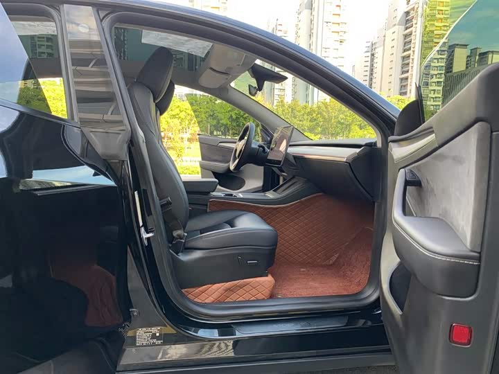 Фото 8 - Tesla Model Y