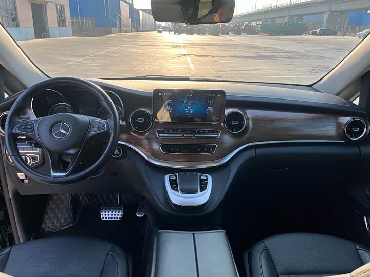 Фото 4 - Mercedes-Benz V-Class