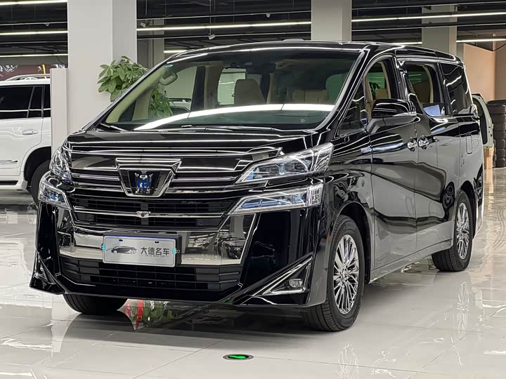 Фото 1 - Toyota Vellfire