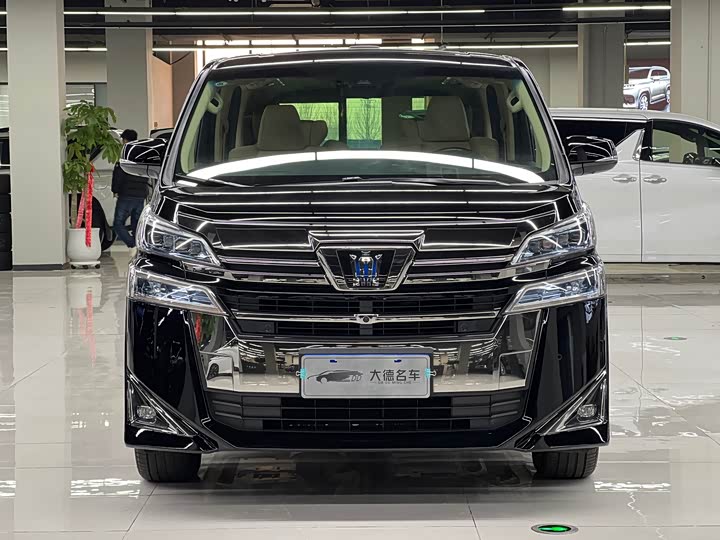 Фото 2 - Toyota Vellfire