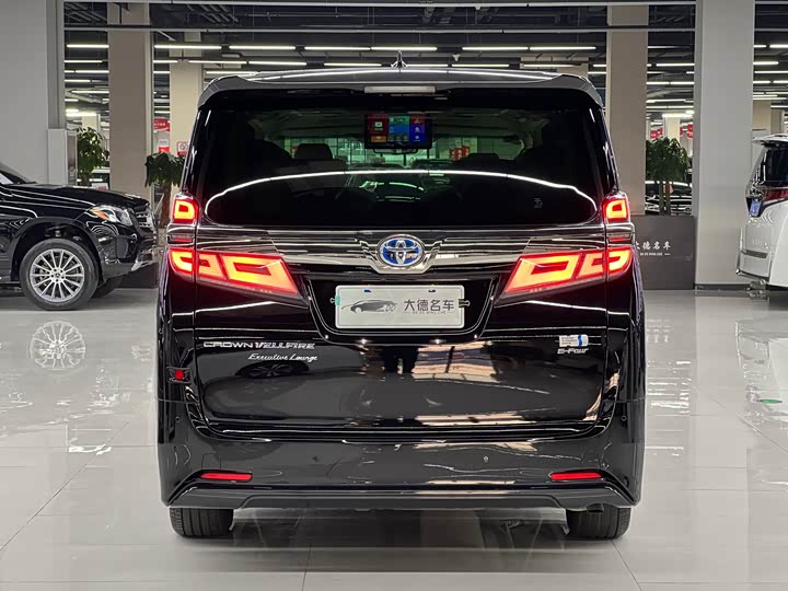 Фото 5 - Toyota Vellfire