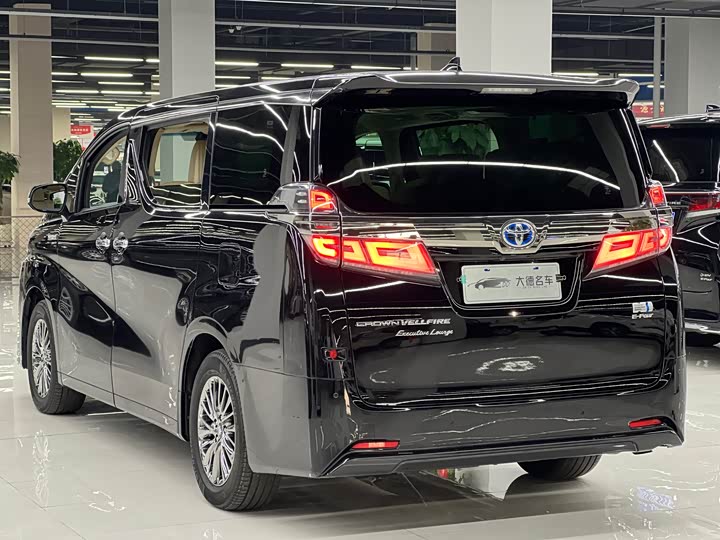 Фото 6 - Toyota Vellfire