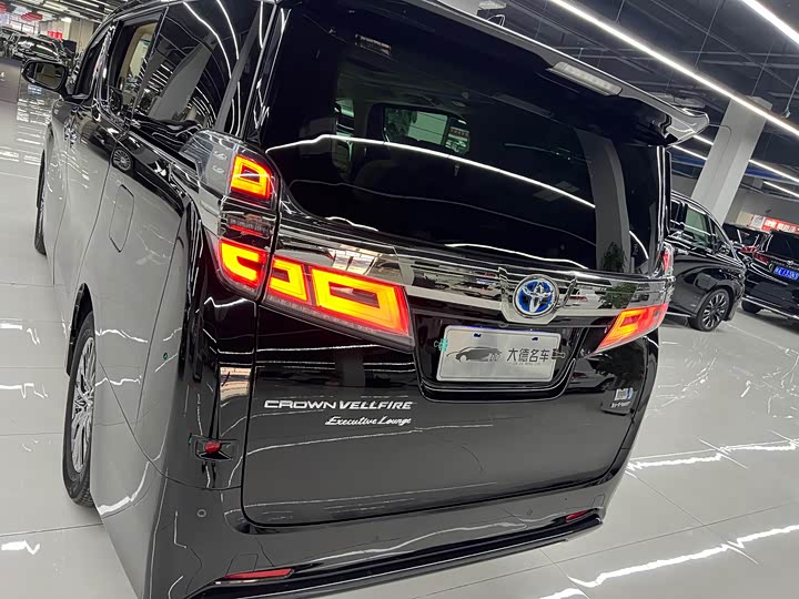 Фото 7 - Toyota Vellfire
