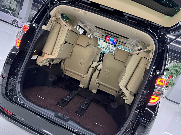 Фото 8 - Toyota Vellfire