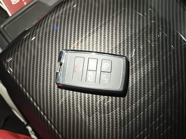 Фото 9 - Land Rover Defender