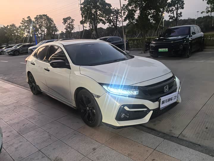 Фото 3 - Honda Civic