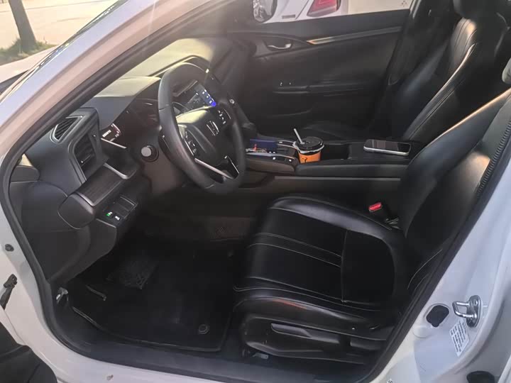 Фото 4 - Honda Civic