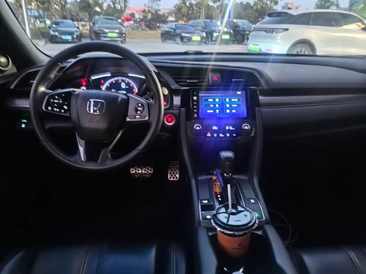 Фото 6 - Honda Civic