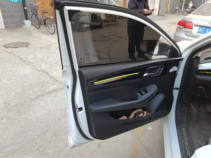 Фото 7 - Roewe i5