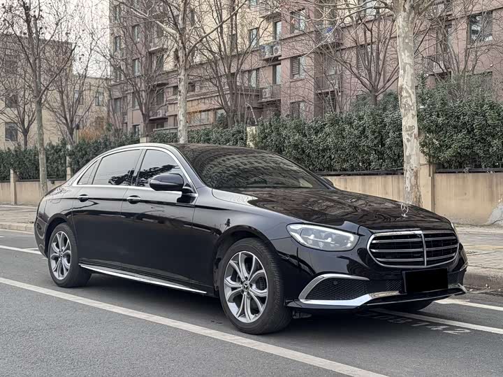Фото 2 - Mercedes-Benz E-Class