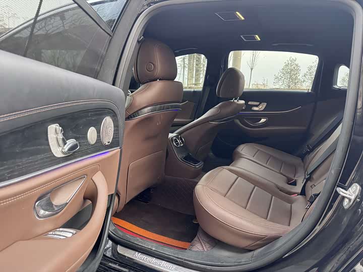 Фото 7 - Mercedes-Benz E-Class