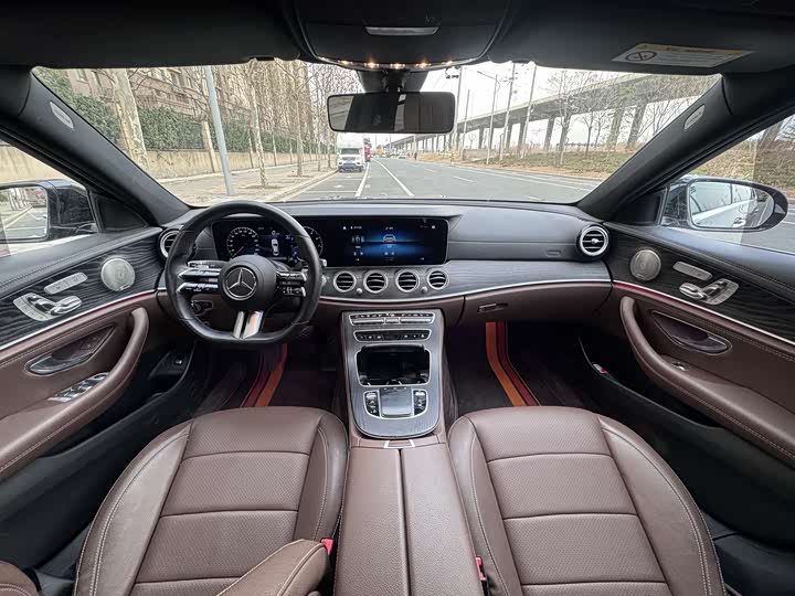 Фото 9 - Mercedes-Benz E-Class