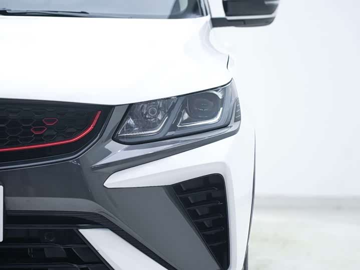 Фото 7 - Geely Coolray