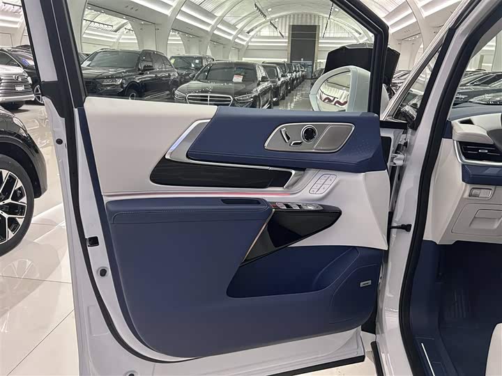 Фото 5 - Buick GL8 Century