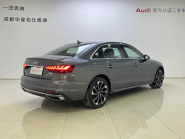 Фото 4 - Audi A4L