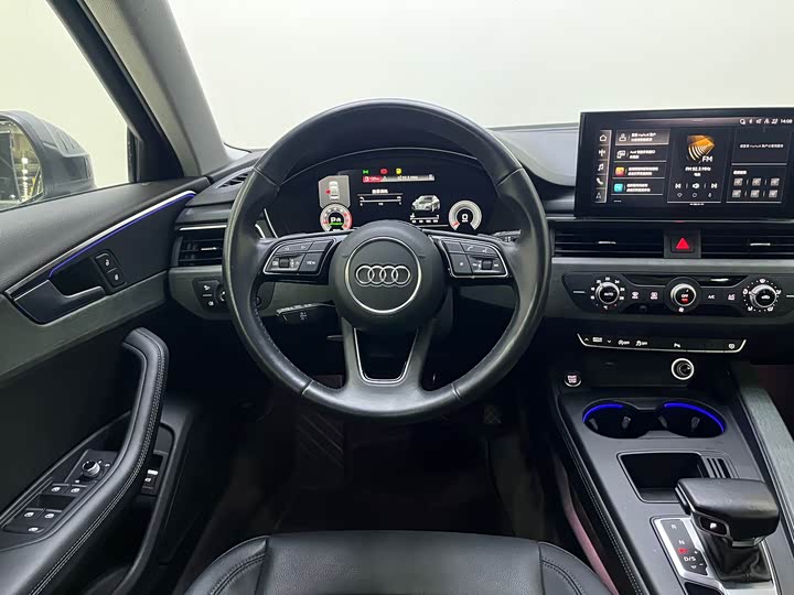 Фото 7 - Audi A4L