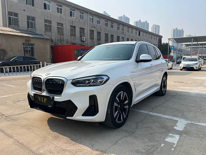 Фото 1 - BMW iX3